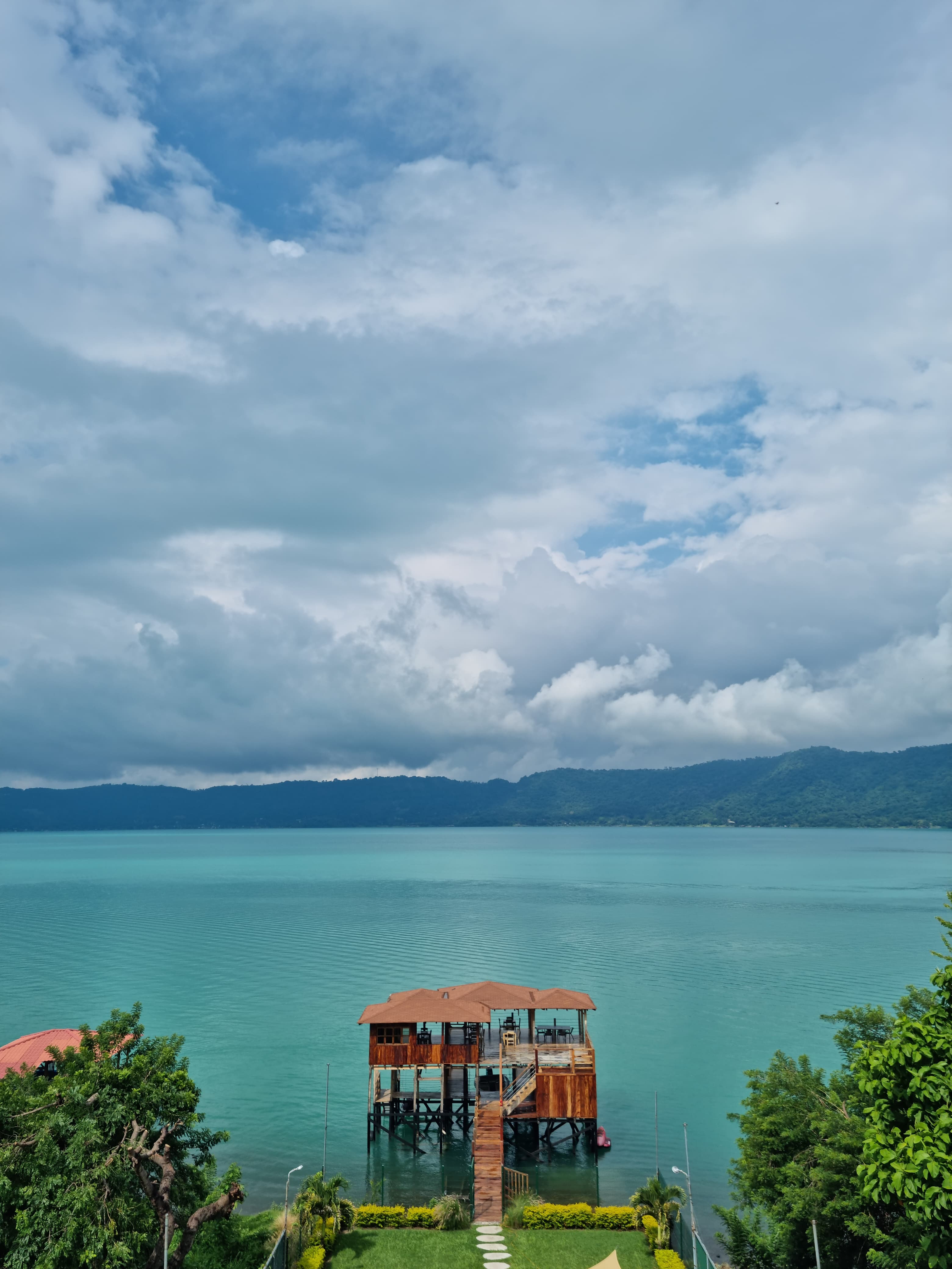 Coatepeque turquoise lake